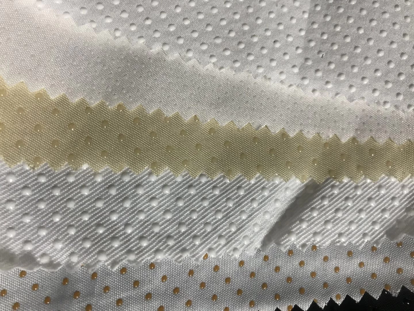 Tessuto antiscivolo per materassi, Tessuto satinato per la stampa in  vendita, Tessuto antiscivolo per materassi