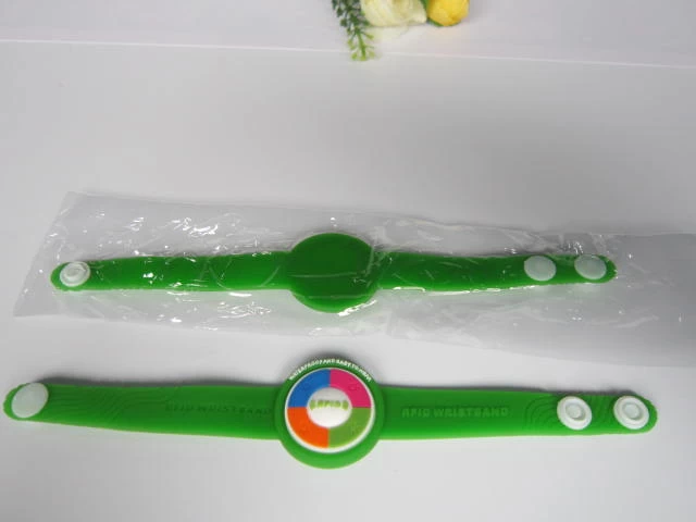 silicone RFID wristband with snap button