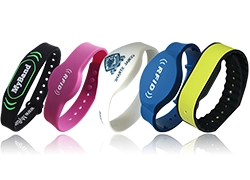 Warum sind RFID-Silikonarmbänder bei jeder Gelegenheit so beliebt?