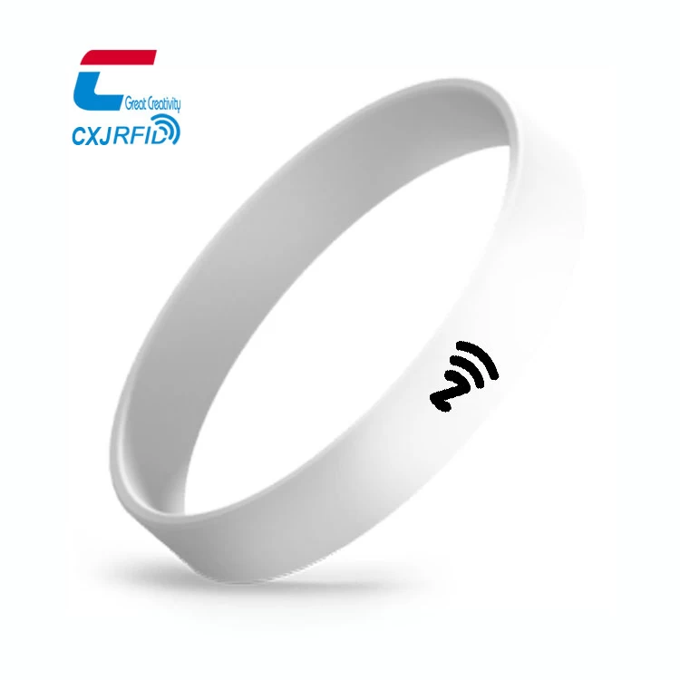 Braccialetto NFC Condivisione dei social media NFC Ultra-sottile Wristband Silicone personalizzato Grossista