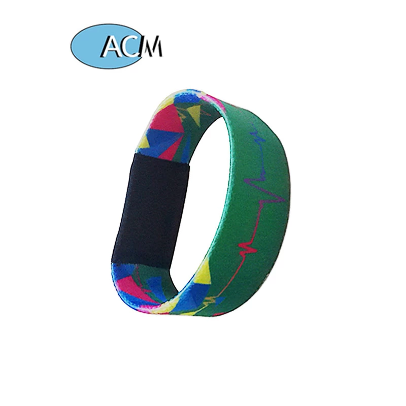 Cina Nuovi braccialetti in tessuto riutilizzabili braccialetti intelligenti NFC cinturino RFID Wristband produttore