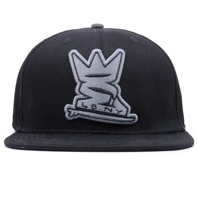 China 6 Panels Embroidery Snapback Hat with Custom Elastic Band manufacturer
