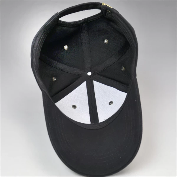 Baseball cap with metal buckle