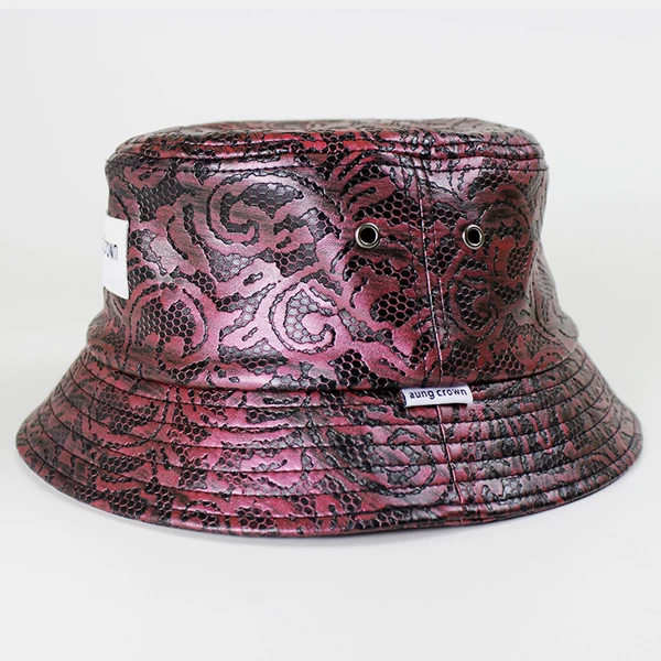 Popular bucket hat with woven label