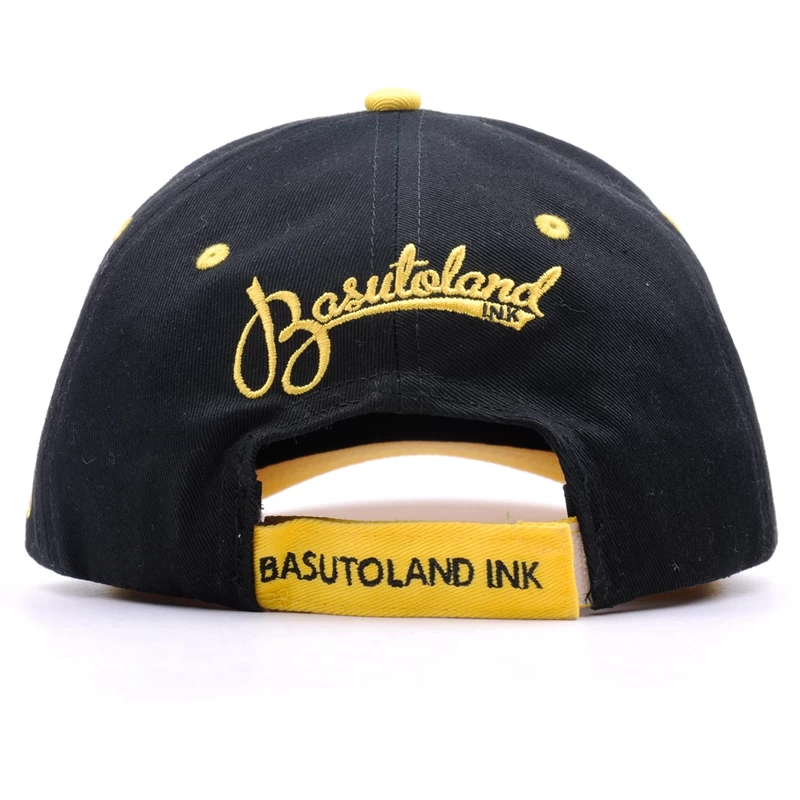 Cheap baseball cap with personalized embroidery