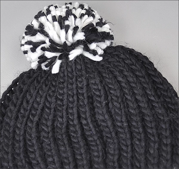 knitted baggy beanie knitted cap / hat with a ball