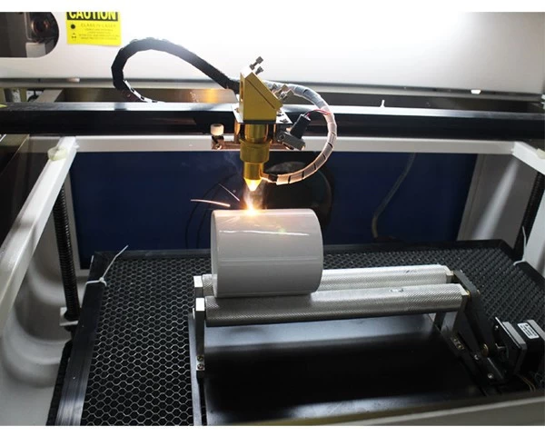 DSP 1060 CO2 Laser Engraver Cutting Machine laser beam