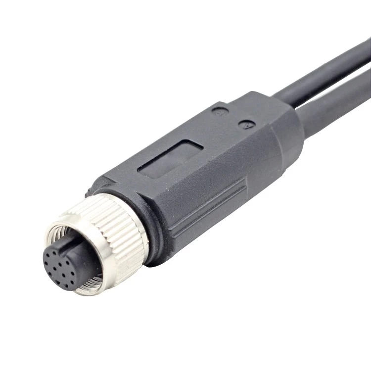 Ekranowany 2-metrowy M12 4-stykowy żeński kodowanie A Złącze kątowe Formowany 22AWG Czarny kabel PVC