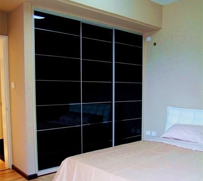 dark grey glass used on wardrobe