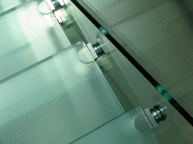 special processed embossed laminated glass non-slip staircase