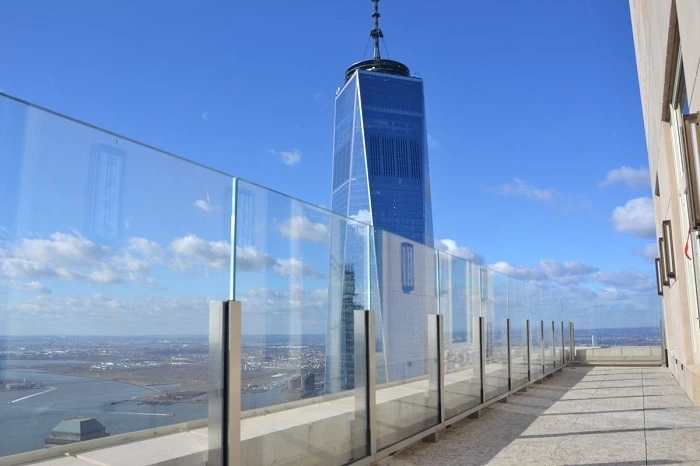 ultra clear low iron tempered laminated glass balustrades suppliers.