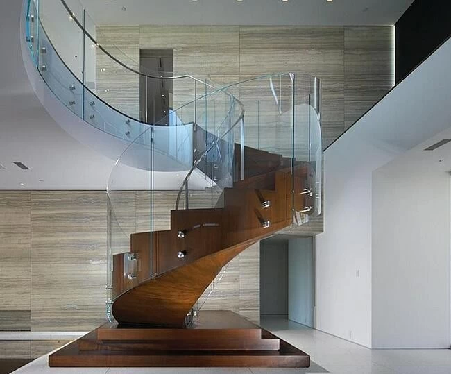 Curved glass handrail tempered
