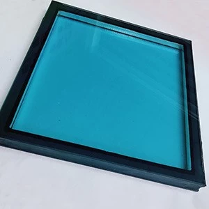 Çin 26.38mm çift cam yalıtımlı cam tedarikçisi, mavi lamine yalıtımlı cam levhalar, 6mm + 12A + 4mm + 0.38mm PVB + 4mm lamine yalıtımlı cam üretici firma