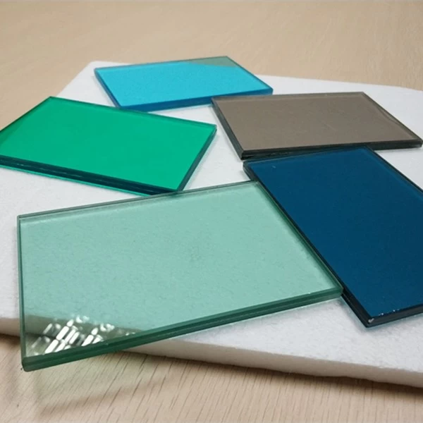 China 10.38mm multicolor PVB film toughened laminated glass supplier
