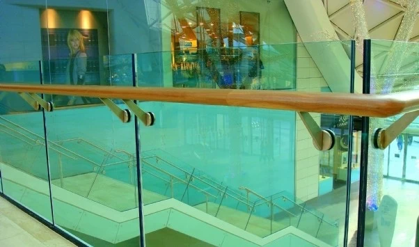 13.52 clear toughened laminated glass handrail