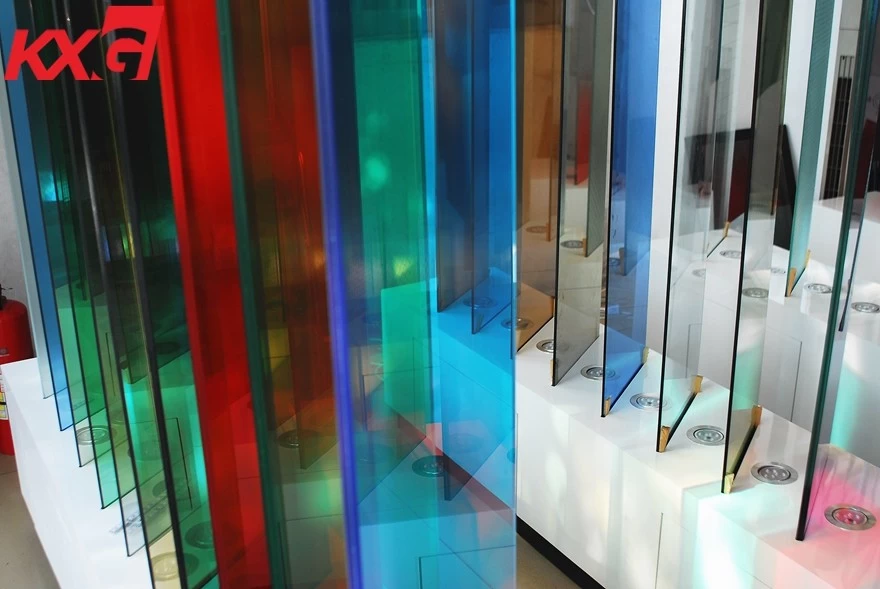 Glass factory wholesale colored reflective safety tempered laminated glass