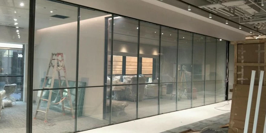 pdlc smart switchable glass in office