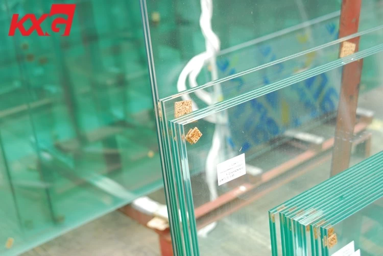 12.76mm toughened laminated glass