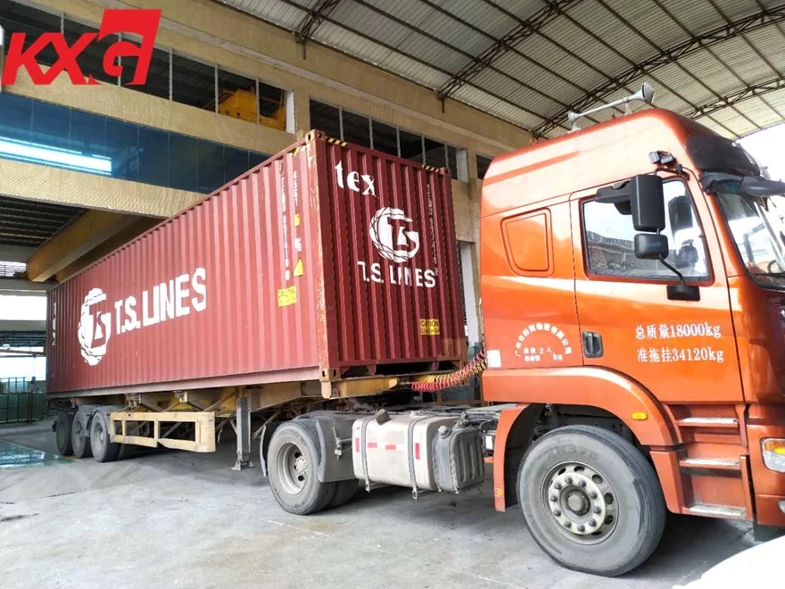 KXG loading glass to Philippines
