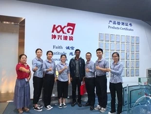Los antiguos clientes de Dubai visitan KXG nuevamente