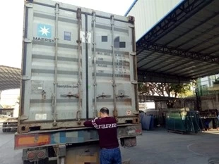 Kunxing glass factory loading 6 containers for export to Thailand