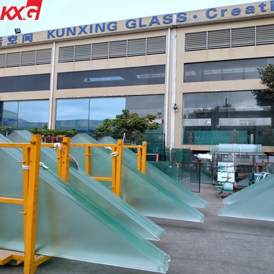 الصين الصين مصنع تجهيز الزجاج العرض 6 mm حامض بلوري محفورا الزجاج السلامة للبيع الصانع