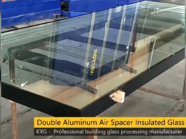 Doble espaciador de aluminio con aislamiento de vidrio KXG
