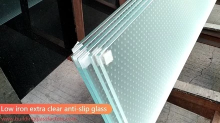 Mababang bakal na sobrang malinaw na anti-slip glass