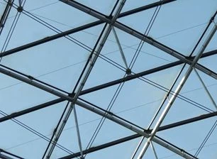 مثلث زجاج مغلفة لسقف