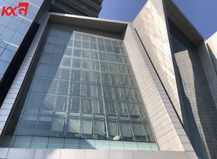 Laminated glass point curtain wall.