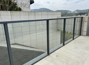 balcony guardrail tempered glass
