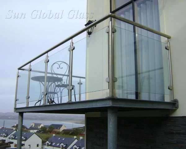 laminated glass balcony