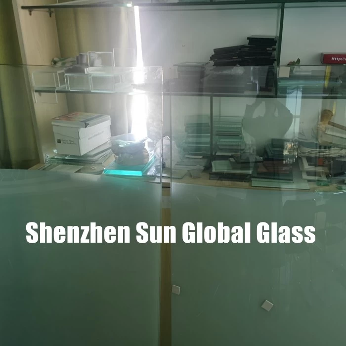 Kiina 5 mm + 5 mm himmeä laminoidun aallon muotoinen kaareva lasi, 11,52 mm aallon muotoinen valkoinen painettu kaareva laminoitu lasi, 55,4 aallon muotoinen kaareva lasi julkisivu valmistaja