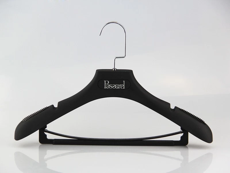 rubber coated suit hanger