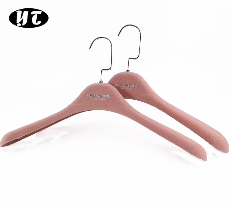 Elegante anit slip China percha proveedor colgador de ropa de plástico de  terciopelo rosa [PLS027]