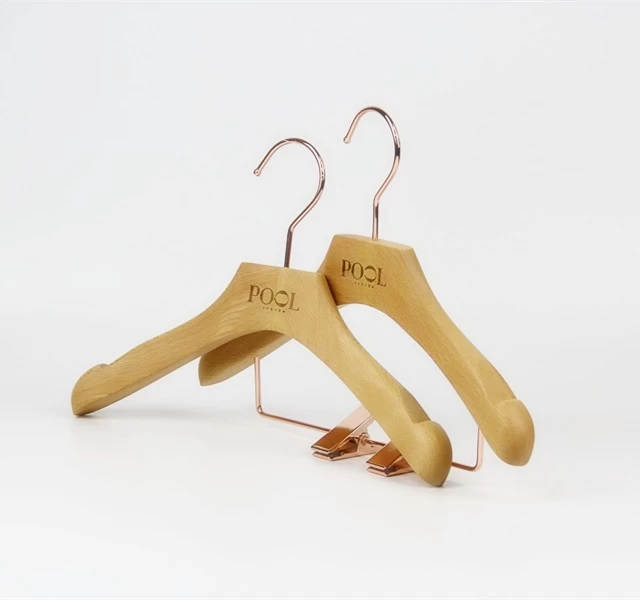 China KSW-004 Natural wooden kids clothes hanger with clips manufacturer