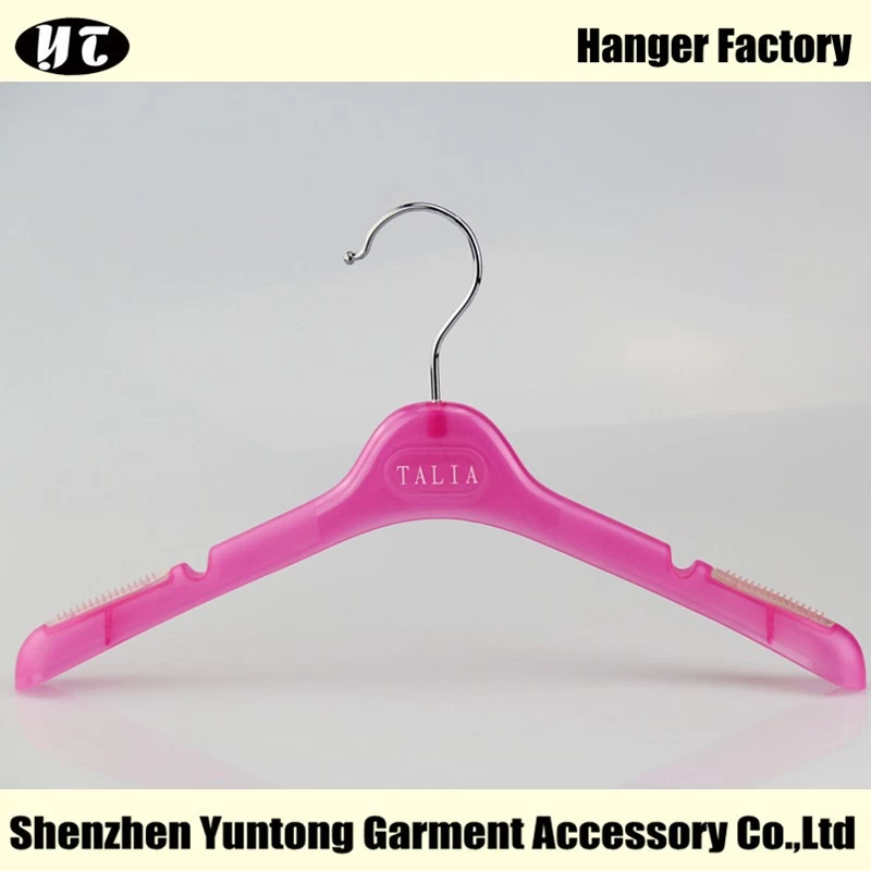 China KTP-002 red plastic cheap hanger notched coat dress hanger manufacturer