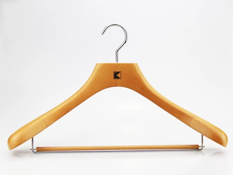 China MSW-011 Deluxe men wooden suit hanger with trouser bar manufacturer