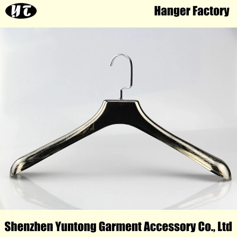 China MTE-003 Fashion gun black electroplated plastic hanger top suit coat hanger manufacturer