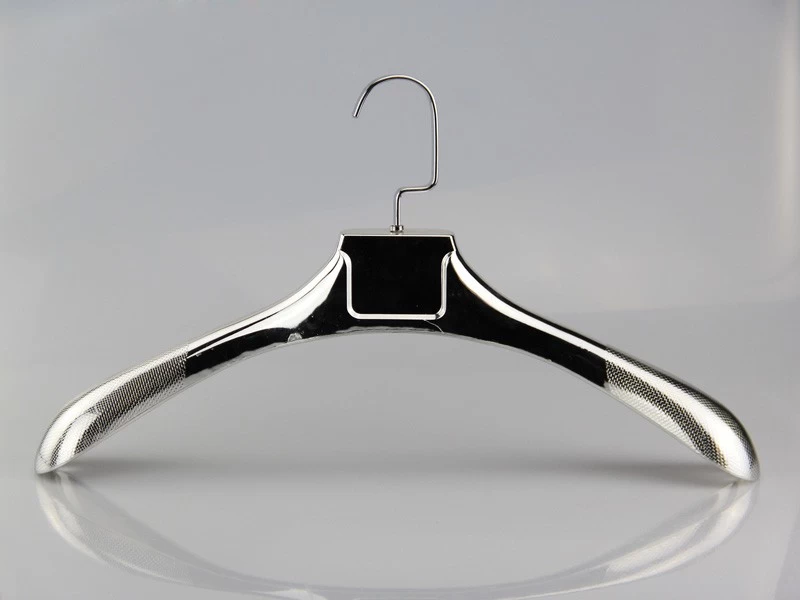 Luxury Hanger Plastic Hanger Shinny Black Color Hanger for Brand