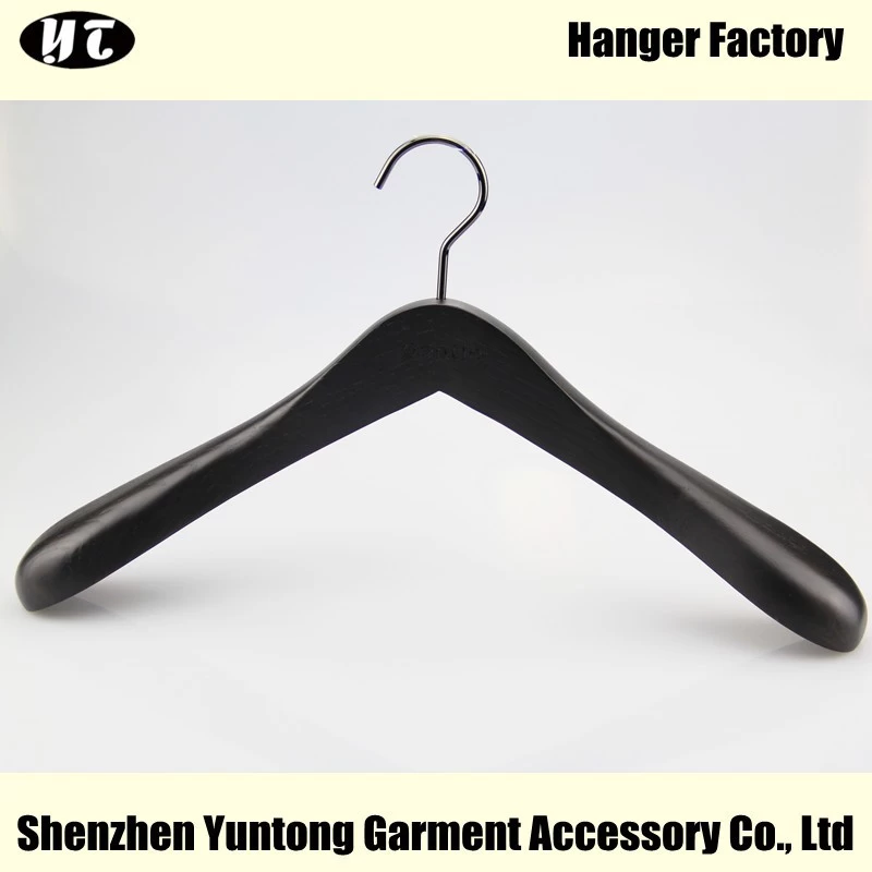 China MTW-006 custom zwarte beukenhouten hanger heren kleerhanger fabrikant