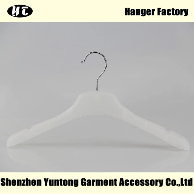 China WTP-005 high quality plastic hanger for lady cheap plastic hanger with notches for non slip manufacturer