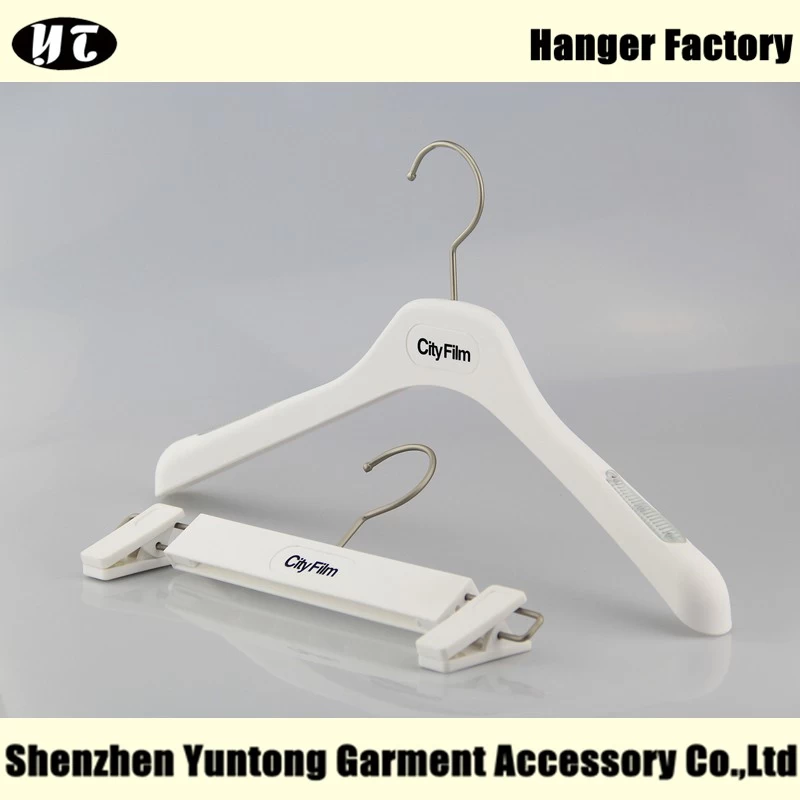 China White rubberized plastic clothes hanger for shirt and coat manufacturer