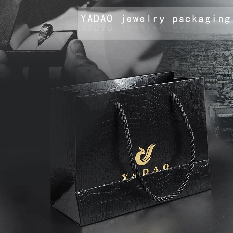 YADAOはショッピングペーパーの贅沢なギフト袋をカスタマイズします