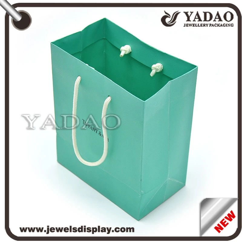 2015 new design paper bag,gift bag ,shopping bag , with handle ,in machine price