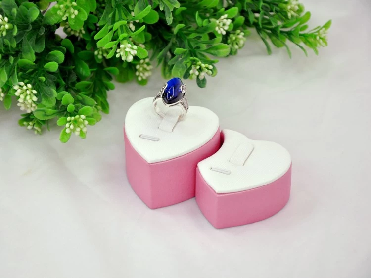 2015 newest white & pink leather finger ring display stand key ring display rack inside is wooden made in China