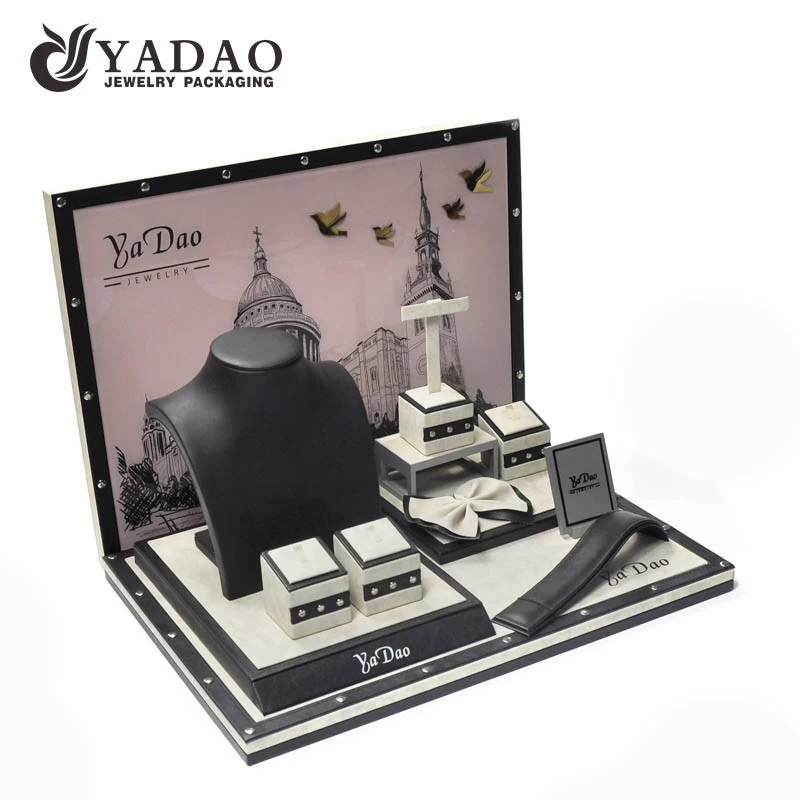 2017 Winter New Fashion for Jewelry Display---Leatherette display set with  rivet as ornaments suitable for exhibiting fine jewellery.