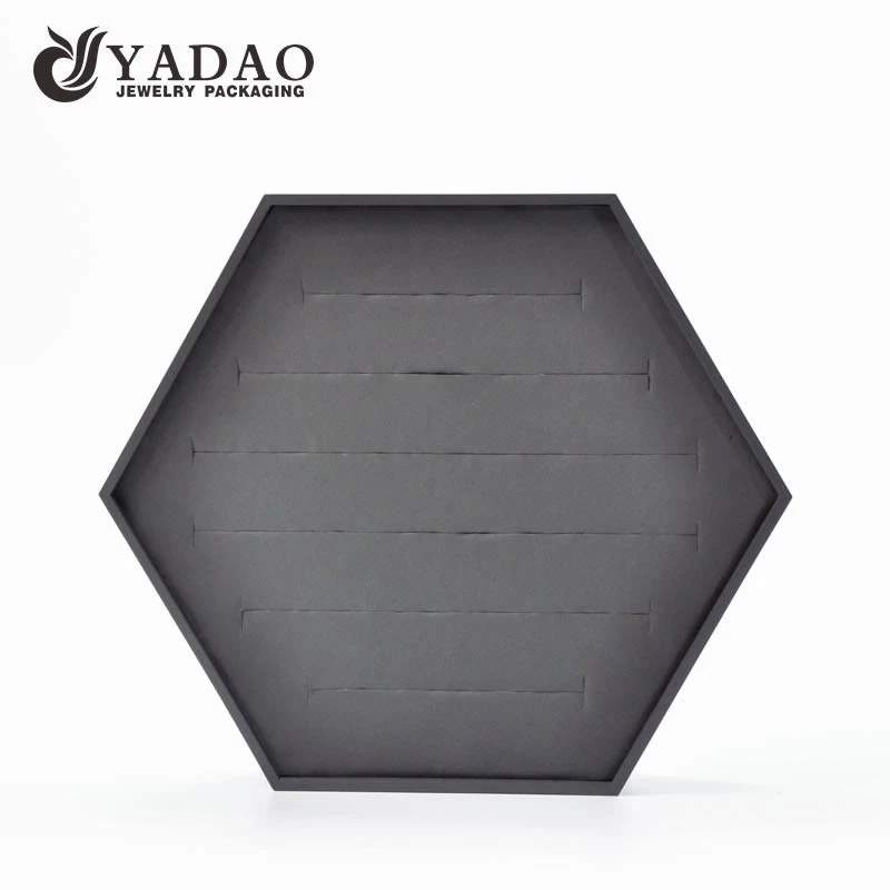 2017 Winter New Series---Slant hexagonal grey leatherette&velvet ring display with slots for displaying rings in your showroom.
