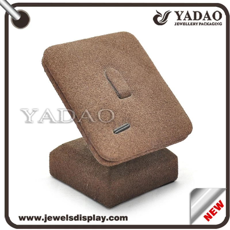 China Manufacture of Jewelry Display Stand MDF covered Velvet Ring Stand Brown Color Display Stand Ring Holder