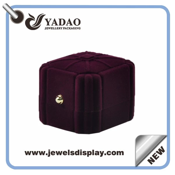 China Wholesale vintage jewelry flocking box with metal button,jewelry packaging box